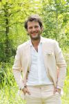 Kraggenburg 22 juni 2019
Katja Schuurman en haar kersverse man Freek v Noortwijk zijn getrouwd en posseren uitgebreid voor de pers op landgoed Netl , de wildste tuin.