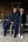 Castricum 13 juni 2019
Henny Huisman wordt geinterviewd door Catherine Keyl bij zijn huis.