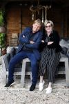 Castricum 13 juni 2019
Henny Huisman wordt geinterviewd door Catherine Keyl bij zijn huis.