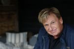 Castricum 13 juni 2019
Henny Huisman wordt geinterviewd door Catherine Keyl bij zijn huis.