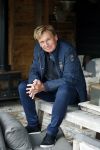 Castricum 13 juni 2019
Henny Huisman wordt geinterviewd door Catherine Keyl bij zijn huis.