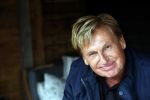 Castricum 13 juni 2019
Henny Huisman wordt geinterviewd door Catherine Keyl bij zijn huis.