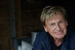 Castricum 13 juni 2019
Henny Huisman wordt geinterviewd door Catherine Keyl bij zijn huis.