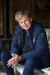 Castricum 13 juni 2019
Henny Huisman wordt geinterviewd door Catherine Keyl bij zijn huis.