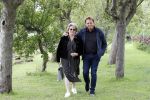 Castricum 13 juni 2019
Henny Huisman wordt geinterviewd door Catherine Keyl bij zijn huis.