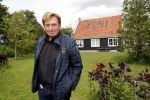Castricum 13 juni 2019
Henny Huisman wordt geinterviewd door Catherine Keyl bij zijn huis.