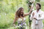 Kraggenburg 22 juni 2019
Katja Schuurman en haar kersverse man Freek v Noortwijk zijn getrouwd en posseren uitgebreid voor de pers op landgoed Netl , de wildste tuin.