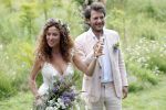 Kraggenburg 22 juni 2019
Katja Schuurman en haar kersverse man Freek v Noortwijk zijn getrouwd en posseren uitgebreid voor de pers op landgoed Netl , de wildste tuin.