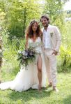 Kraggenburg 22 juni 2019
Katja Schuurman en haar kersverse man Freek v Noortwijk zijn getrouwd en posseren uitgebreid voor de pers op landgoed Netl , de wildste tuin.