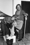 Heerhugowaard, 4 Februari 1985
Koos Alberts met zijn gezin voor en in hun nieuwe huis
Joke Krommenhoek Christa Krommenhoek en Dave Krommenhoek