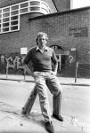 Amsterdam, 14 Mei 1985 Koos Alberts in zijn oude vertrouwde Jordaan
O.a. Cafe Arie, zijn woonhuis, de grachten, en de Openbare School voor Voorbereidend Onderwijs