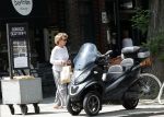 Amsterdam 18 juni 2019
Neelie Kroes doet op de fiets boodschappen in Amsterdam zuid.