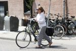 Amsterdam 18 juni 2019
Neelie Kroes doet op de fiets boodschappen in Amsterdam zuid.