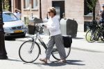 Amsterdam 18 juni 2019
Neelie Kroes doet op de fiets boodschappen in Amsterdam zuid.