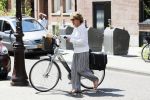 Amsterdam 18 juni 2019
Neelie Kroes doet op de fiets boodschappen in Amsterdam zuid.