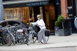 Amsterdam 18 juni 2019
Neelie Kroes doet op de fiets boodschappen in Amsterdam zuid.