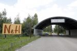 Kraggenburg 22 juni 2019
Katja Schuurman en haar kersverse man Freek v Noortwijk zijn getrouwd en posseren uitgebreid voor de pers op landgoed Netl , de wildste tuin.