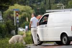 Loenen 24 juni 2019
Pieter van Beukering ( man van Yvon Jaspers) laat hond uit en vertrekt daarna op electrische fiets naar zijn werk.
