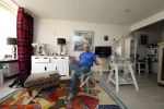 Sluis 6 juni 2019
Robert Weijers de ex partner van Rob Verlinden in zijn huisje in Sluis en met zijn hond en camper.