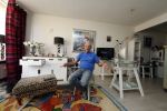 Sluis 6 juni 2019
Robert Weijers de ex partner van Rob Verlinden in zijn huisje in Sluis en met zijn hond en camper.