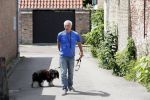 Sluis 6 juni 2019
Robert Weijers de ex partner van Rob Verlinden in zijn huisje in Sluis en met zijn hond en camper.