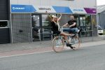 Buren 20 juni 2019
Barbie Samantha de Jong met haar vriend Maron Hill kopen nieuwe fietsen bij Arvel