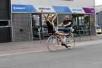 Buren 20 juni 2019
Barbie Samantha de Jong met haar vriend Maron Hill kopen nieuwe fietsen bij Arvel