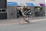 Buren 20 juni 2019
Barbie Samantha de Jong met haar vriend Maron Hill kopen nieuwe fietsen bij Arvel