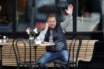 Amsterdam 28 juni 2019
Wesly Bronkhorst bellend op terras.