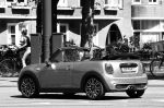 Amsterdam 9 mei 2020
Bridget Maasland in haar mini cooper cabrio