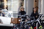 Amsterdam 11 juli 2020
Connie Witteman en Constanza Breukhoven winkelen met de biro