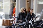 Amsterdam 11 juli 2020
Connie Witteman en Constanza Breukhoven winkelen met de biro