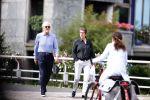 Amsterdam 18 juni 2020
Cor Boonstra eet een ijsje met ik denk zijn dochter in Amsterdam zuid.