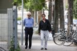 Amsterdam 18 juni 2020
Cor Boonstra eet een ijsje met ik denk zijn dochter in Amsterdam zuid.