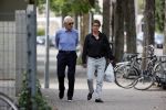 Amsterdam 18 juni 2020
Cor Boonstra eet een ijsje met ik denk zijn dochter in Amsterdam zuid.