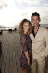 Bloemendaal 2 juli 2020
Boekpresentatie Saskia Noort . Danny Vera kreeg het eerste exemplaar.
Danny zijn zwangere vrouw Escha Tanihatu