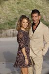 Bloemendaal 2 juli 2020
Boekpresentatie Saskia Noort . Danny Vera kreeg het eerste exemplaar.
Danny zijn zwangere vrouw Escha Tanihatu