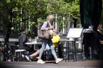 Amsterdam 28 juni 2020
Dionne Stax doet boodschappen op de utrechtsestraat.