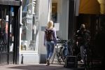 Amsterdam 28 juni 2020
Dionne Stax doet boodschappen op de utrechtsestraat.