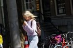 Amsterdam 28 juni 2020
Dionne Stax doet boodschappen op de utrechtsestraat.