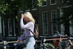 Amsterdam 28 juni 2020
Dionne Stax doet boodschappen op de utrechtsestraat.