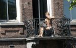 Amsterdam 22 juni 2020
Dolshe Gulsen aan het werk op het balkon van haar zus Olcay