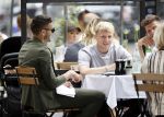 Amsterdam 19 juni 2020
Donny v d Beek Dusan tadic en Klaasjan Huntelaar aan het lunchen bij ferilliâ€™s op de beethovenstraat.