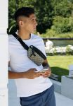 Vinkeveen 25 juni 2020
Lisandro Martinez met zijn vriendin en collega Edson Alvarez varen op de vinkeveense plassen.