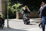 Amsterdam 3 juli 2020
Estelle Cruijff op haar vespa scooter
