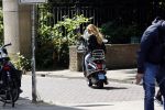 Amsterdam 3 juli 2020
Estelle Cruijff op haar vespa scooter