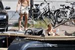 Amsterdam 25 juni 2020
Estelle Cruijff Jamie Vaes Koen Kardashian en vrienden op boot door Amsterdamse grachten.