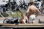 Amsterdam 25 juni 2020
Estelle Cruijff Jamie Vaes Koen Kardashian en vrienden op boot door Amsterdamse grachten.