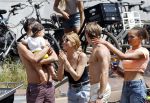 Amsterdam 25 juni 2020
Estelle Cruijff Jamie Vaes Koen Kardashian en vrienden op boot door Amsterdamse grachten.