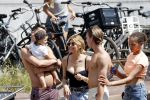 Amsterdam 25 juni 2020
Estelle Cruijff Jamie Vaes Koen Kardashian en vrienden op boot door Amsterdamse grachten.